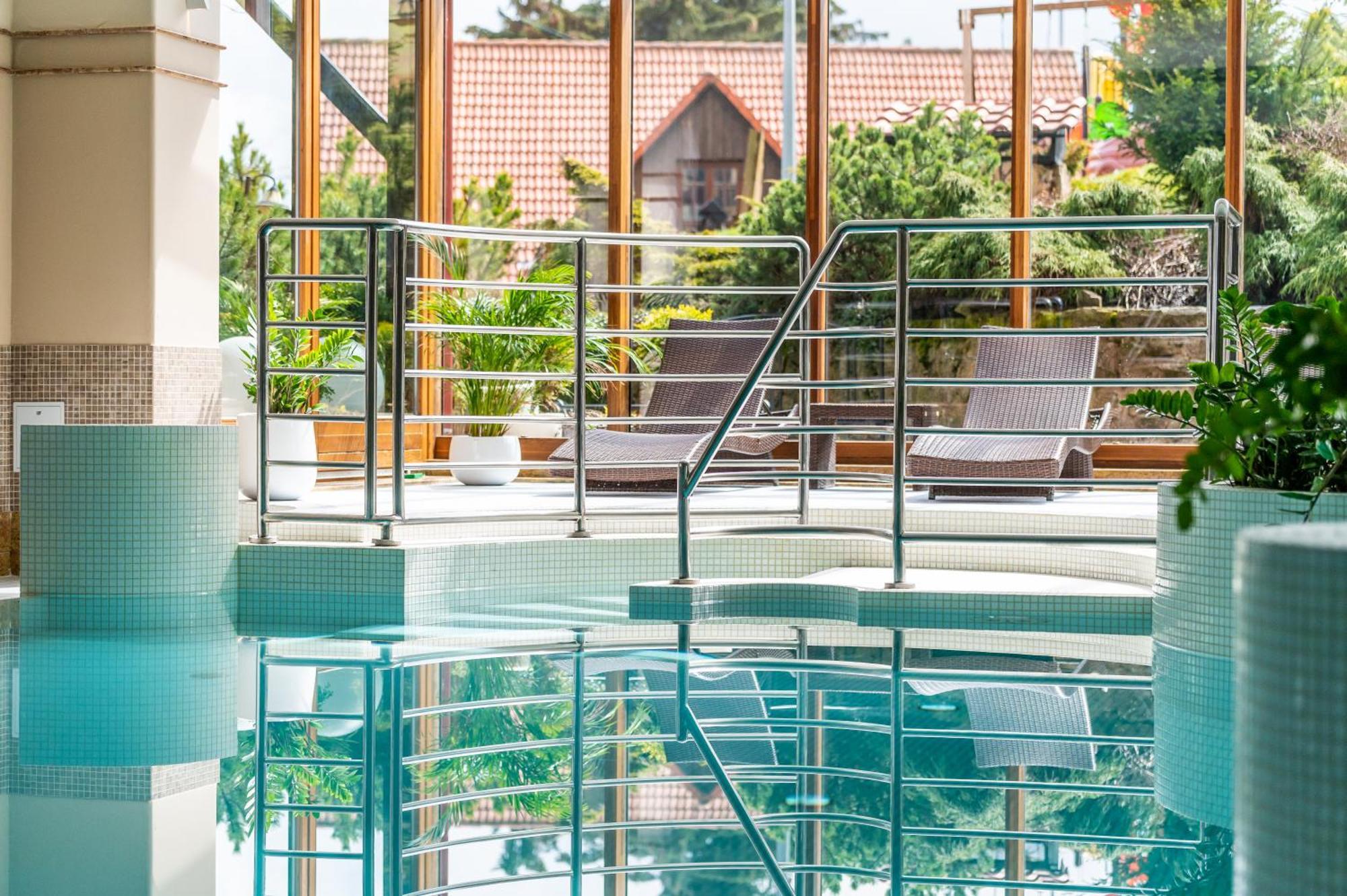 Vital&Spa Resort Szarotka เชลเลเนียซ ภายนอก รูปภาพ