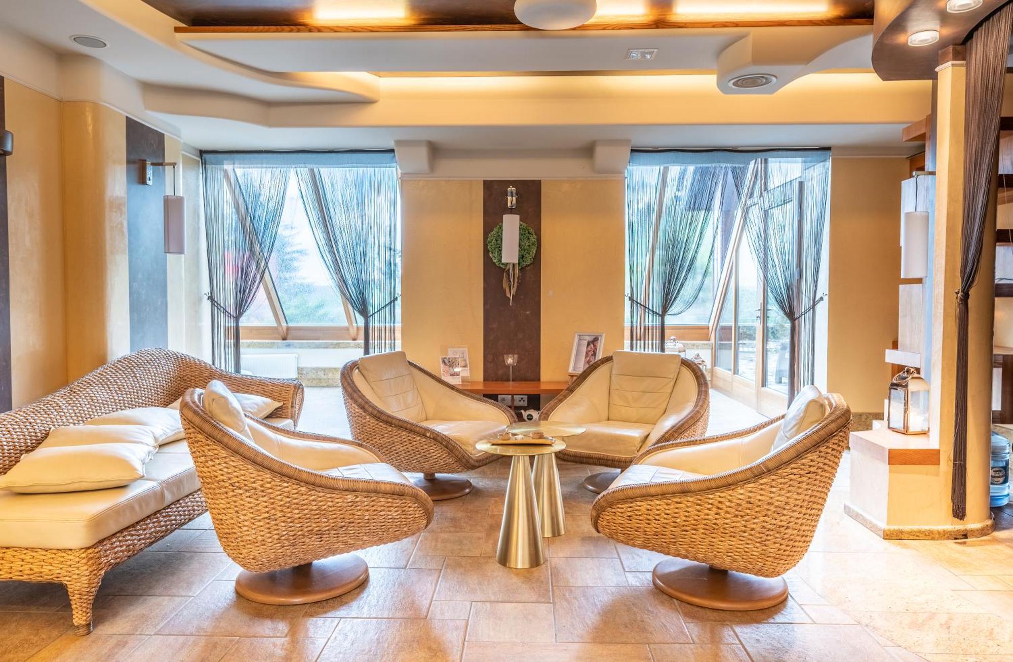 Vital&Spa Resort Szarotka เชลเลเนียซ ภายนอก รูปภาพ